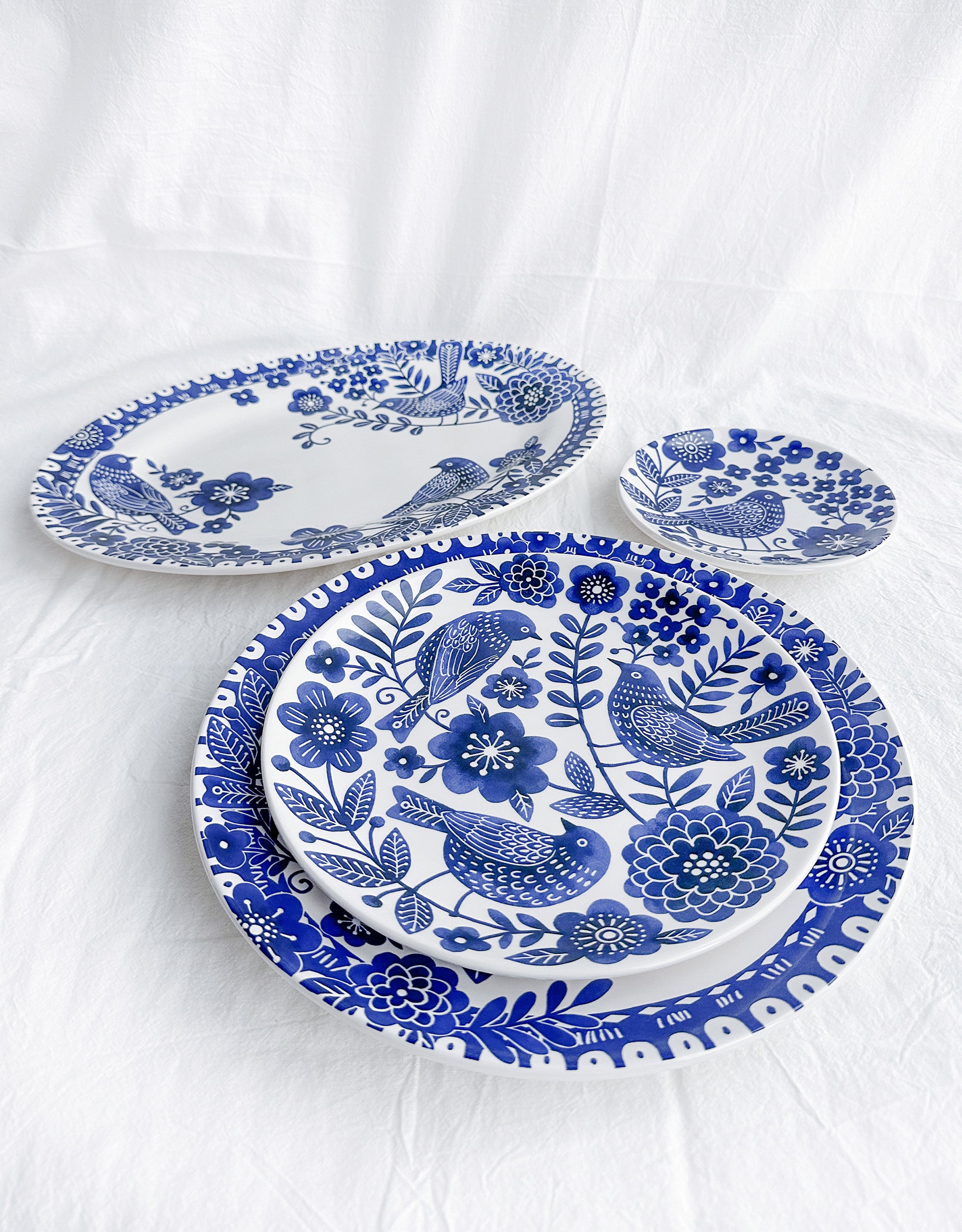 Magpie Paradise Dinner Plates, Set of 4